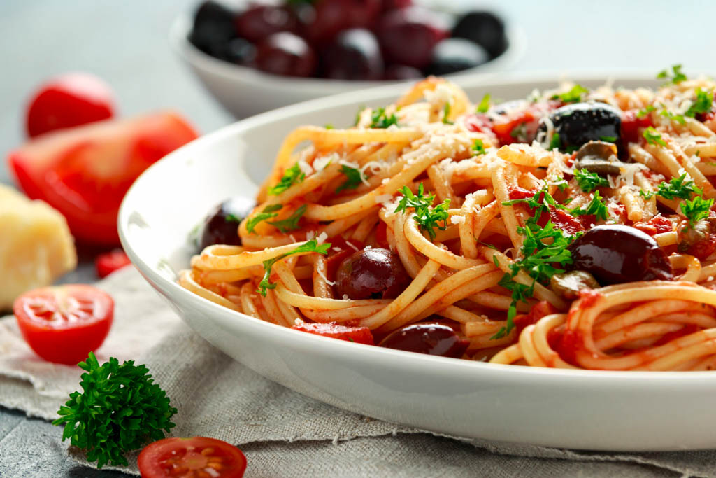 Spaghetti alla Puttanesca ¿Cuál es el curioso origen de este plato?